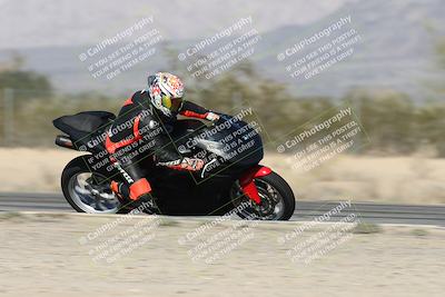 media/Dec-01-2025-Moto Forza (Mon) [[2daa91e15f]]/3-Beginner Group/Session 2 (Turn 7 Inside Pans)/